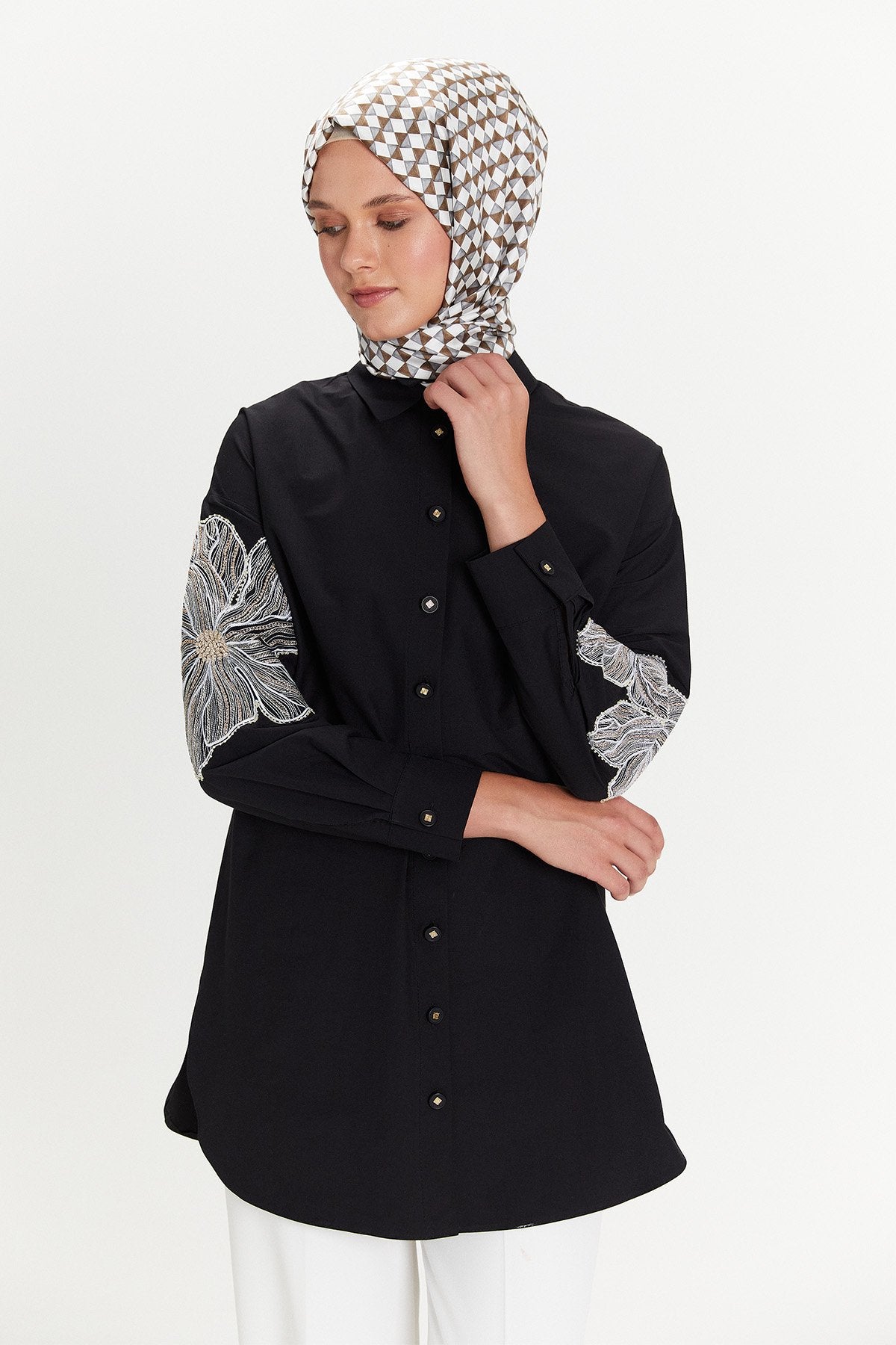 Tunik met Bloemenborduursel