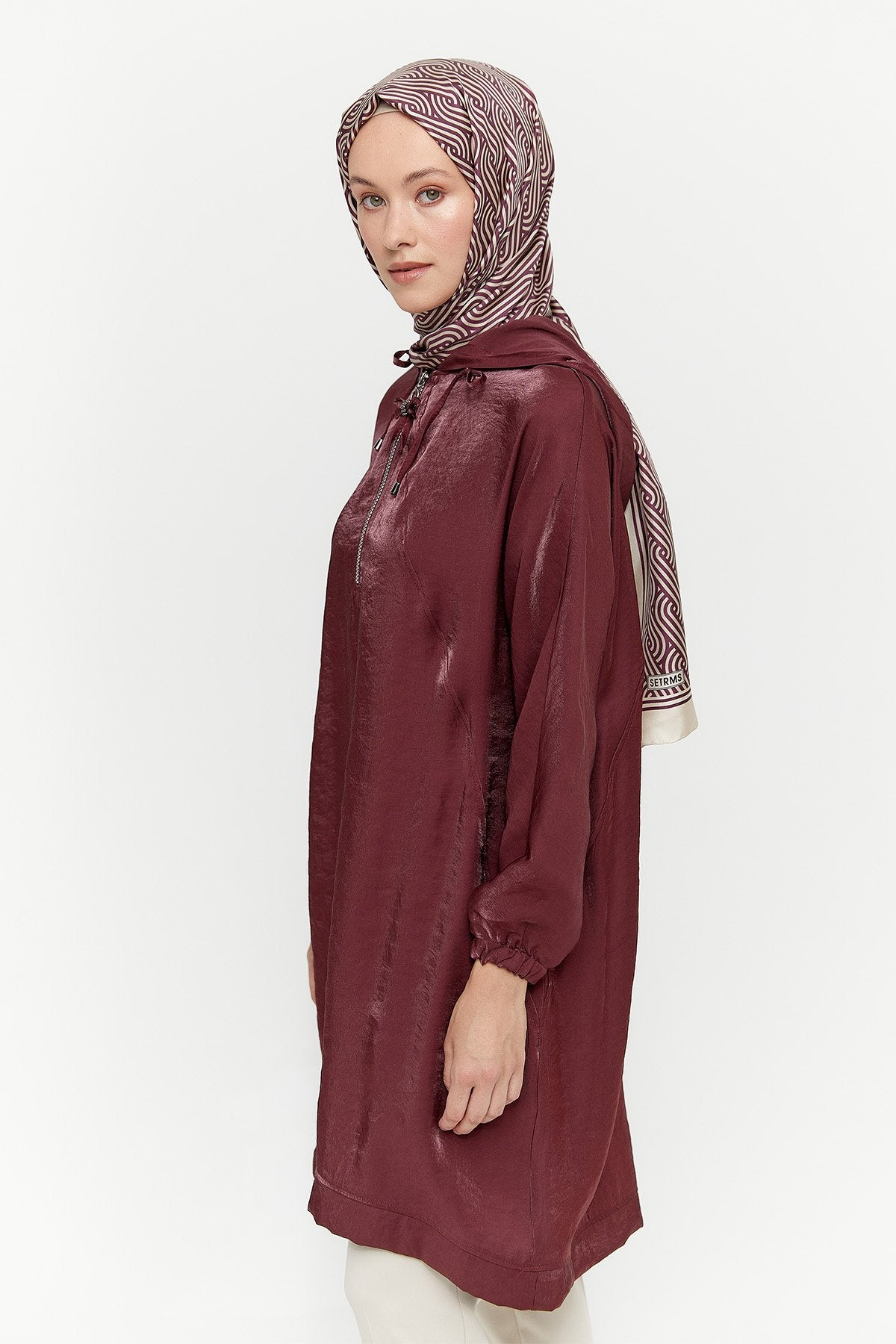 Tunik met Capuchon en Contrastdelen