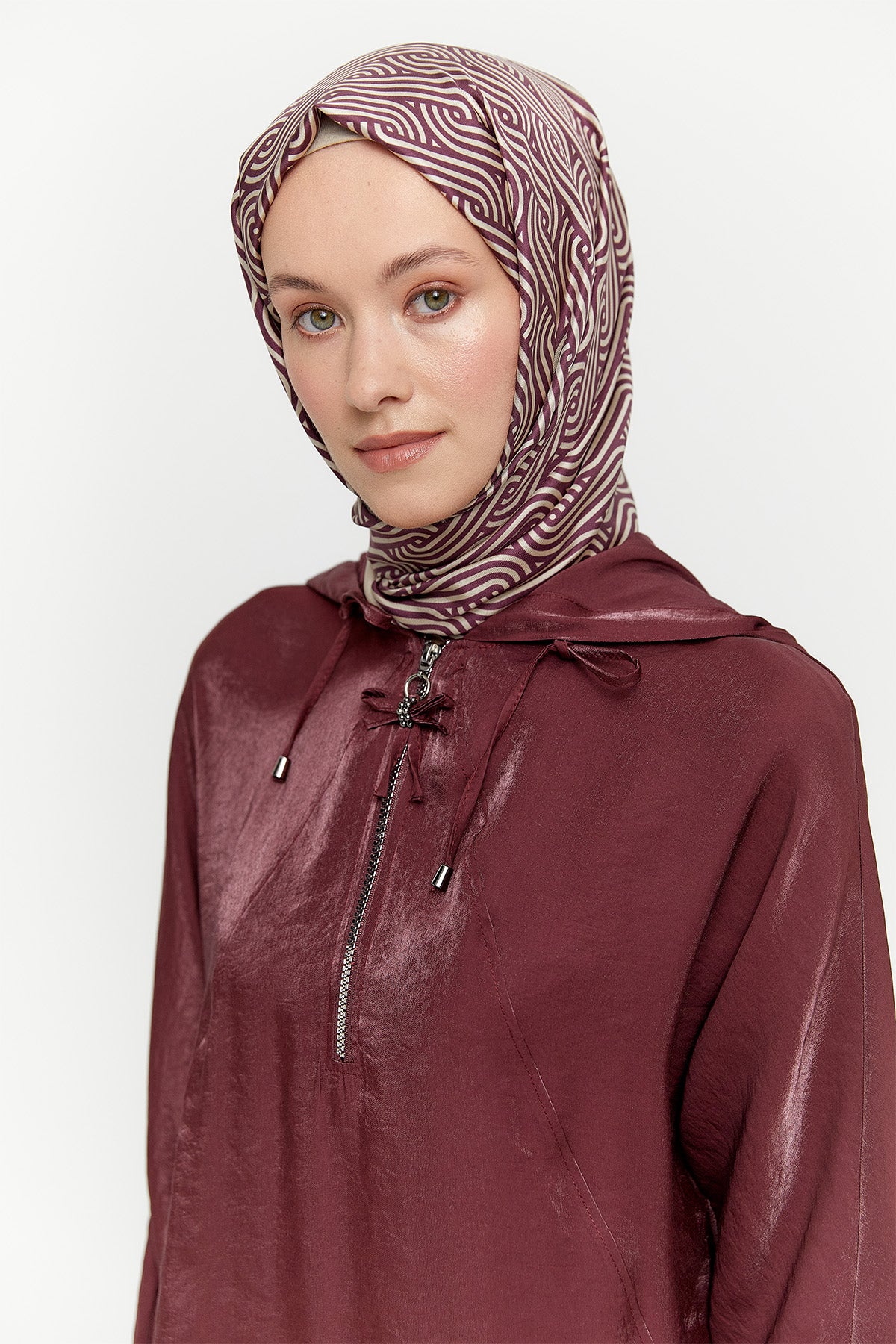 Tunik met Capuchon en Contrastdelen