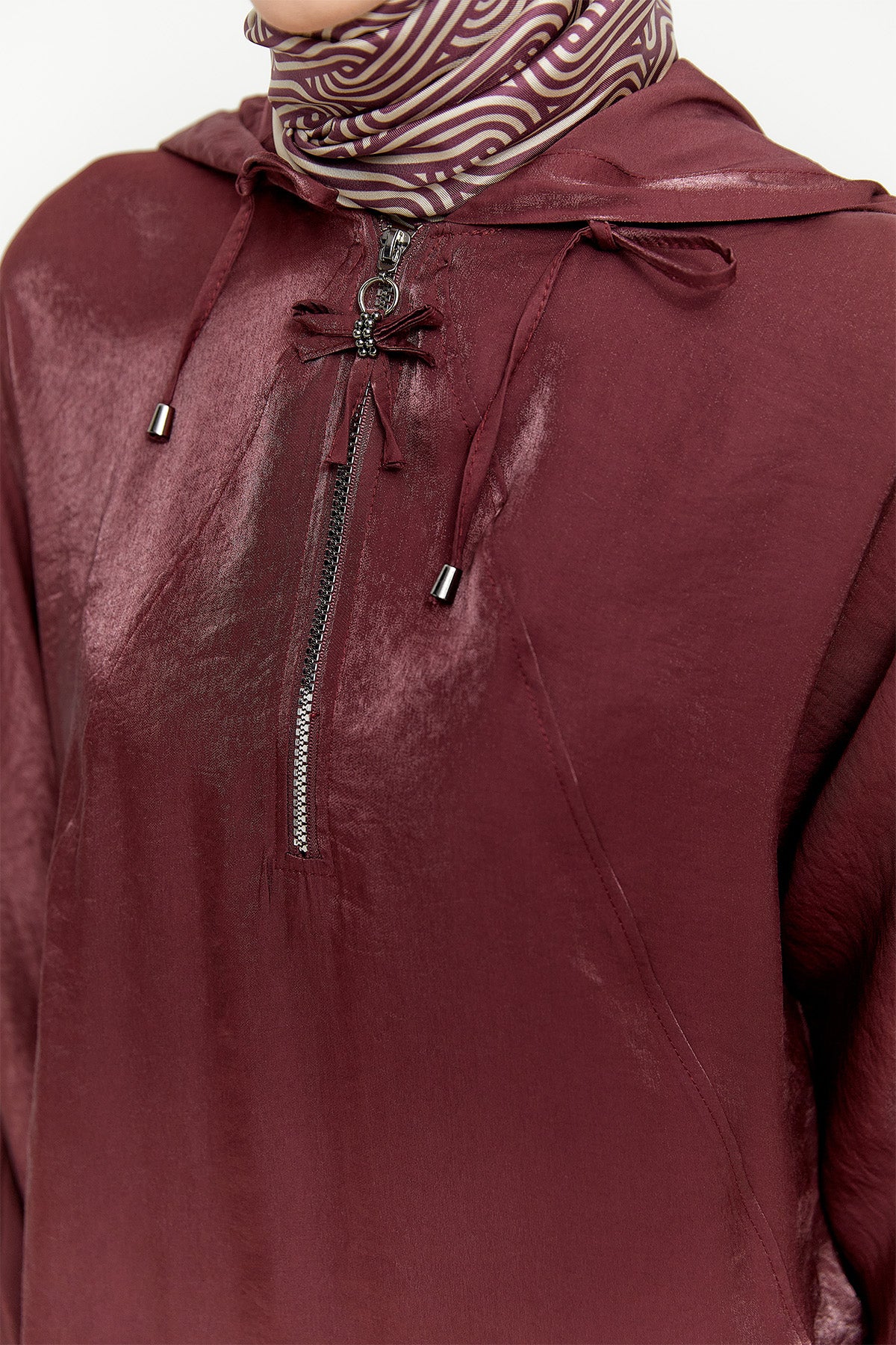 Tunik met Capuchon en Contrastdelen