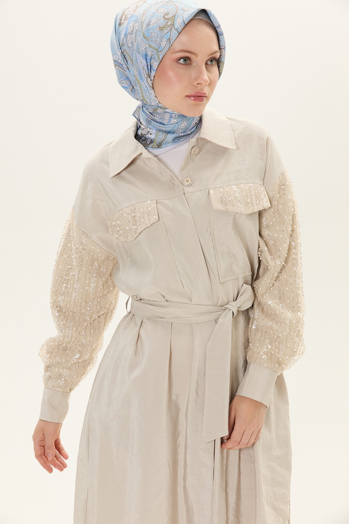 Payetli ve Kemerli Kapüşon