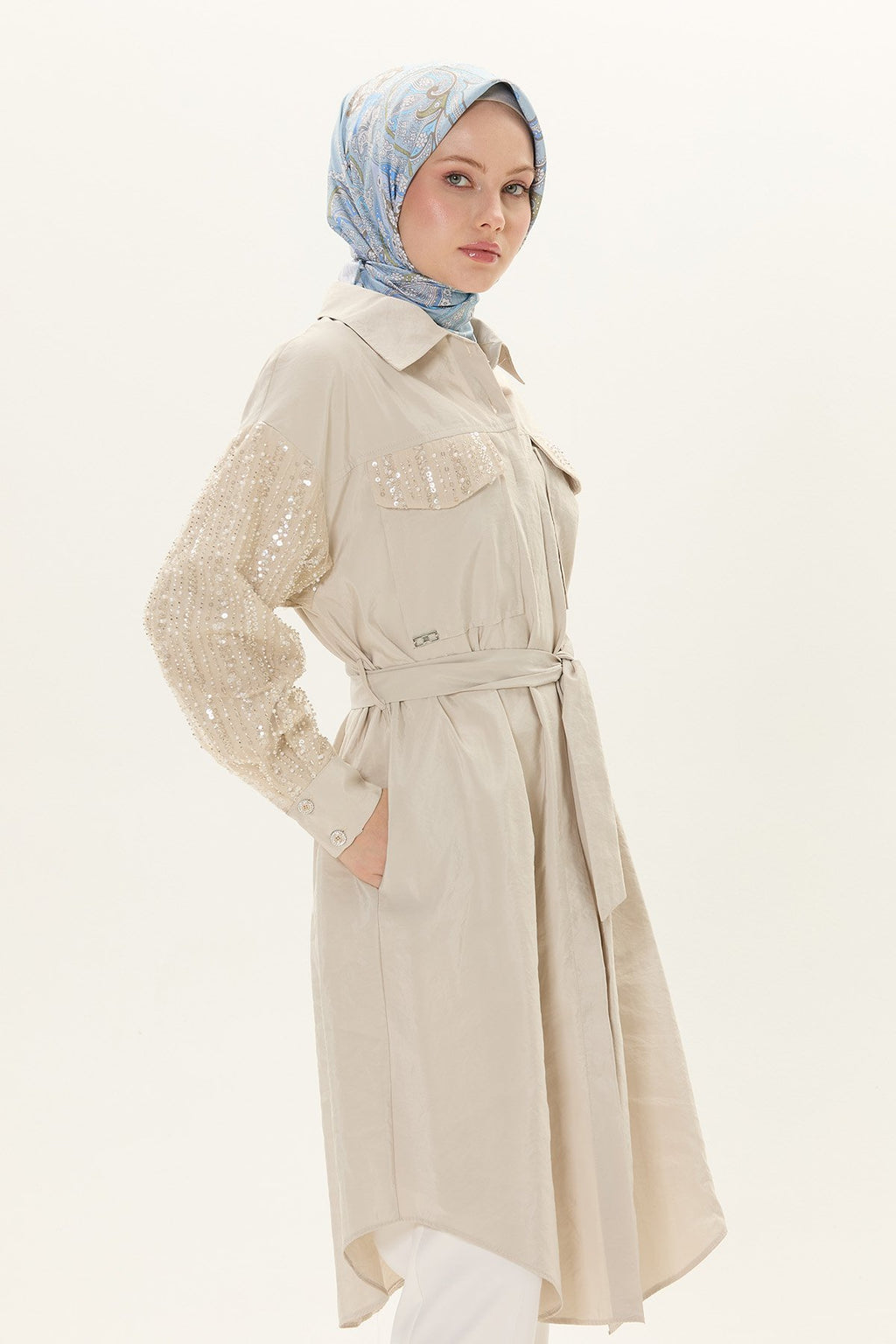 Payetli ve Kemerli Kapüşon