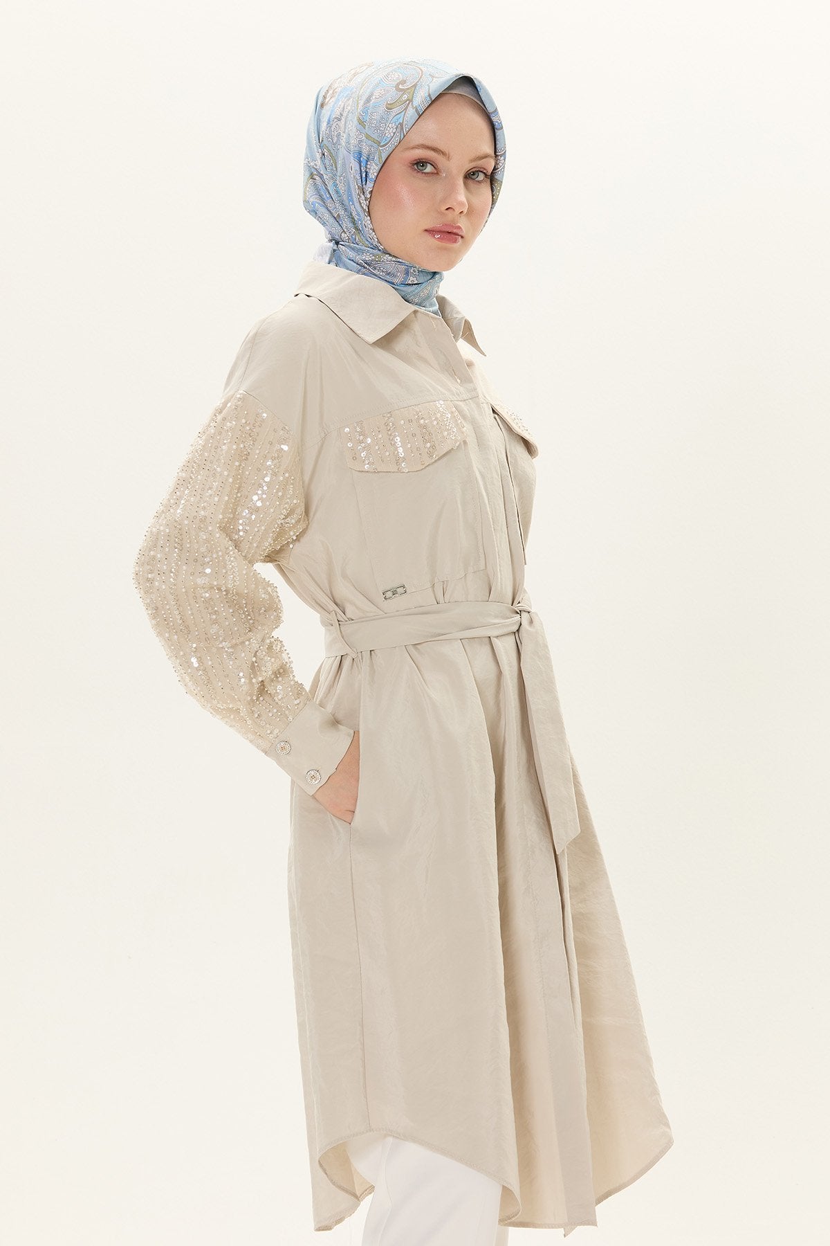 Kap met Pailletten en Ceintuur