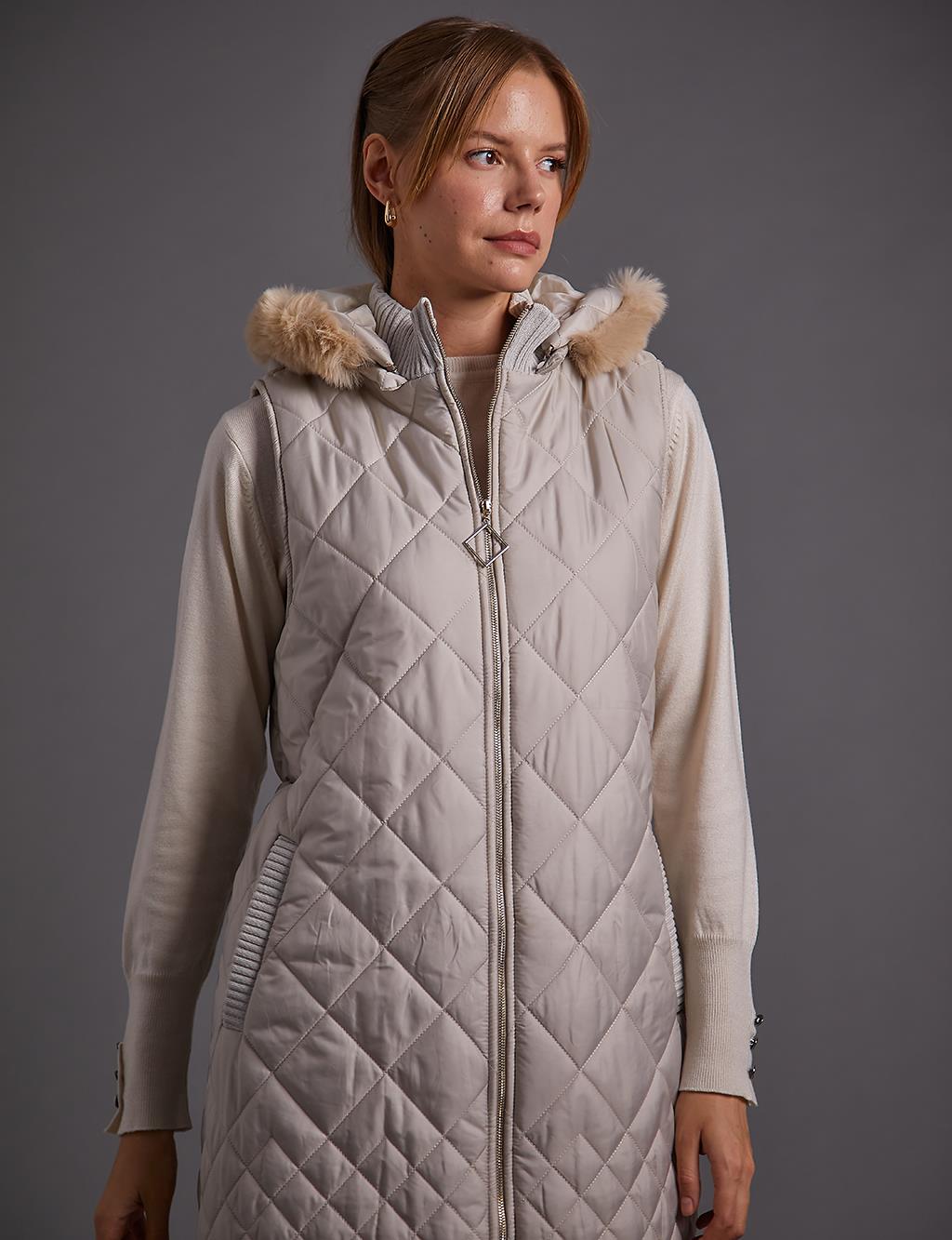 Diamond Patterned Zippered Vest Stone