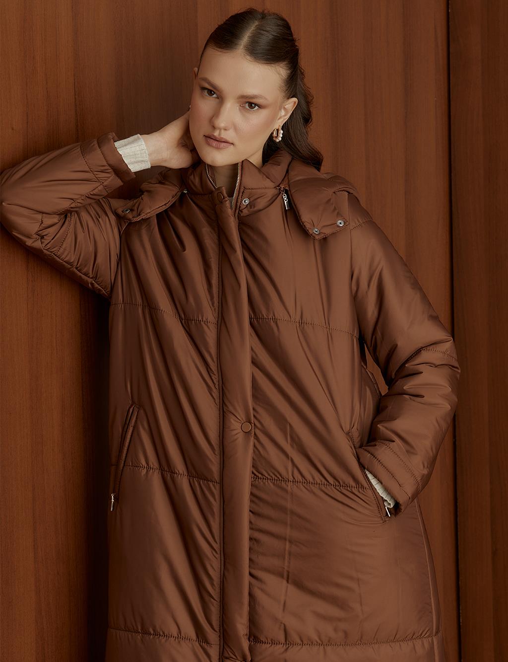 Kapşonlu Şişme Mont Koyu Deve Tüyü