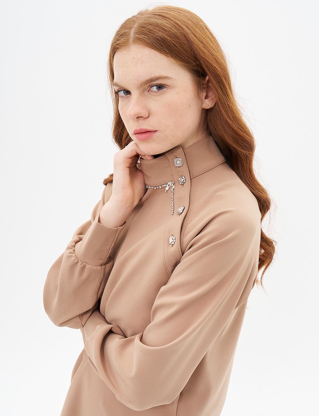 Parlak Taş İki Parçalı Set Bej